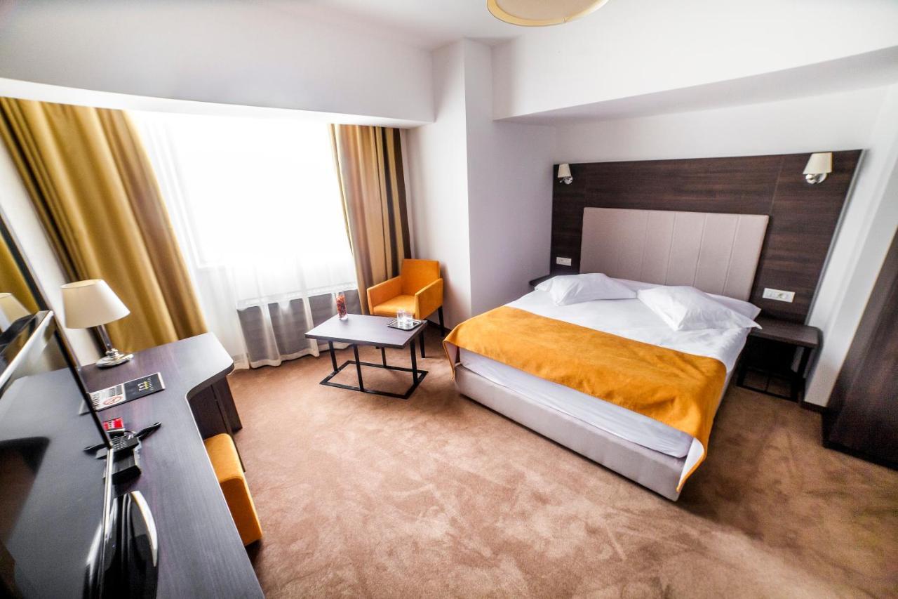 Hotel Europeca Craiova Exterior foto