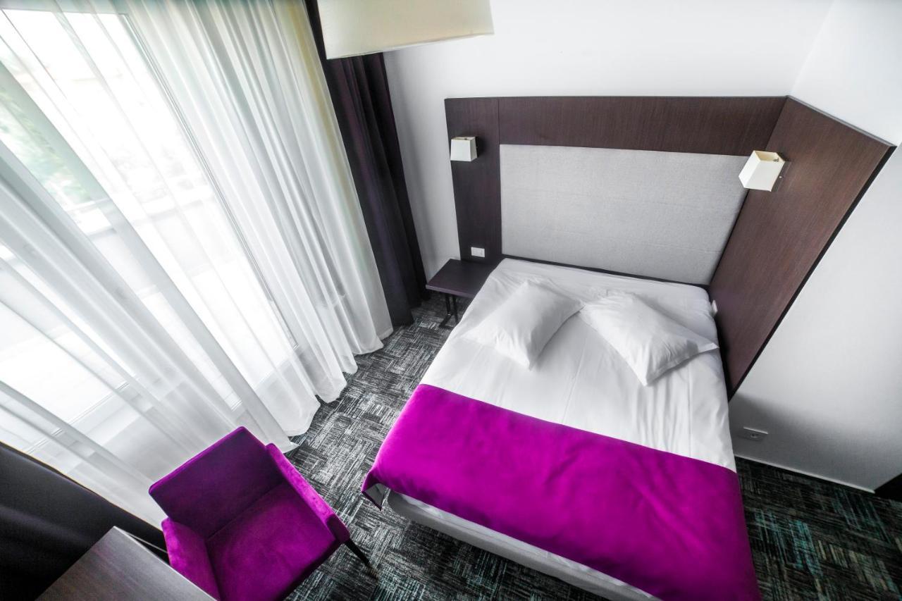 Hotel Europeca Craiova Exterior foto